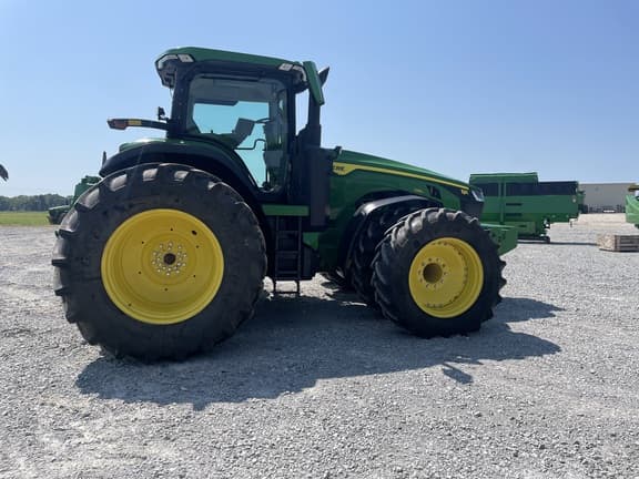 Image of John Deere 8R 230 equipment image 1