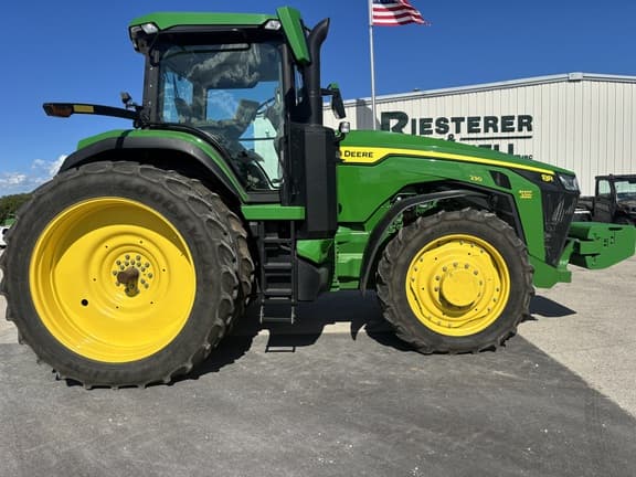 Image of John Deere 8R 230 equipment image 1
