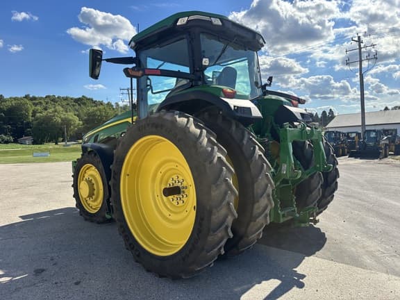 Image of John Deere 8R 230 equipment image 4