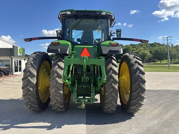 Image of John Deere 8R 230 equipment image 3