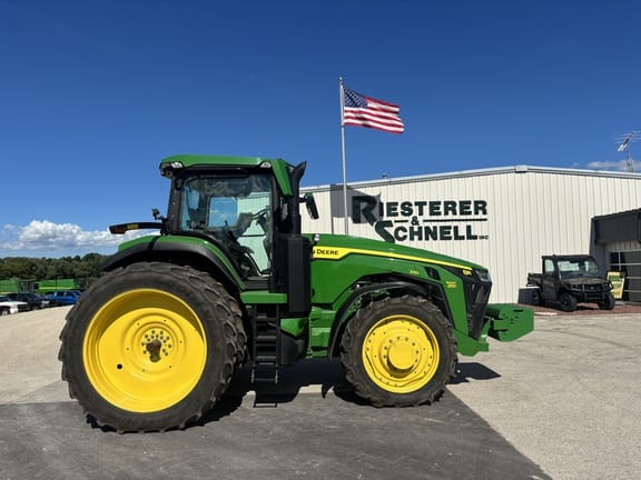 2022 John Deere 8R 230 Equipment Image0