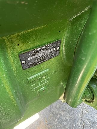 Image of John Deere 8R 230 equipment image 4