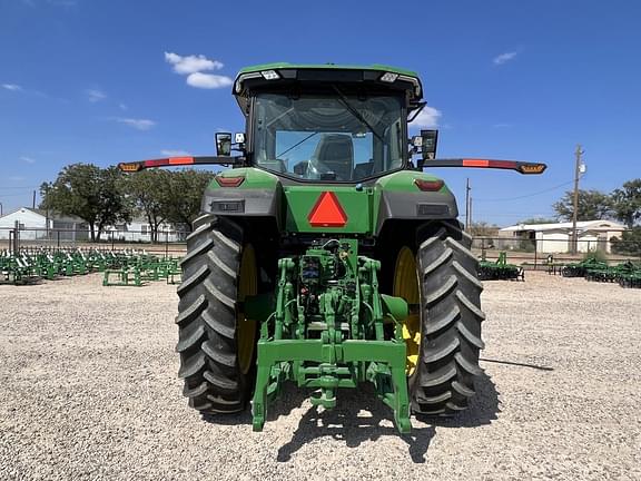 Image of John Deere 8R 230 equipment image 3