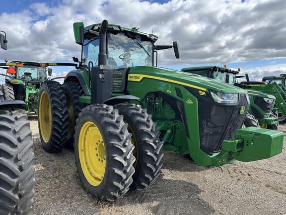 Image of John Deere 8R 230 equipment image 1