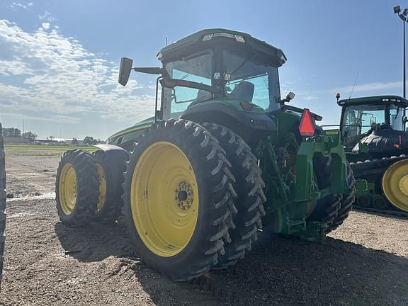 Image of John Deere 8R 230 equipment image 3
