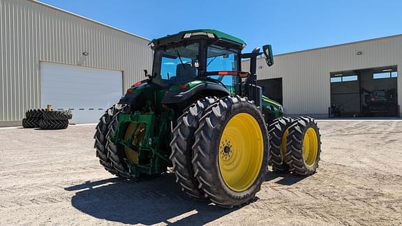 Image of John Deere 8R 230 equipment image 4