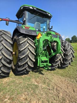 Image of John Deere 8R 230 equipment image 2