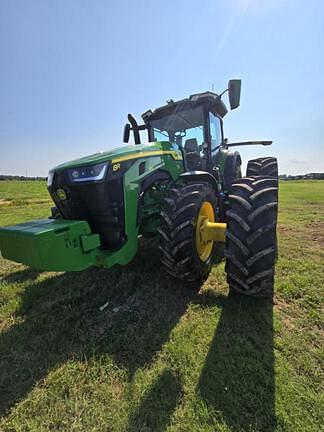 Image of John Deere 8R 230 equipment image 2