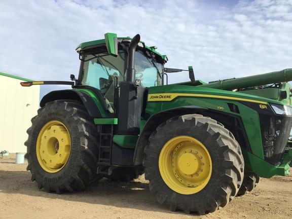 Image of John Deere 8R 230 equipment image 1