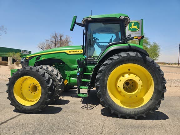 Image of John Deere 8R 230 equipment image 1