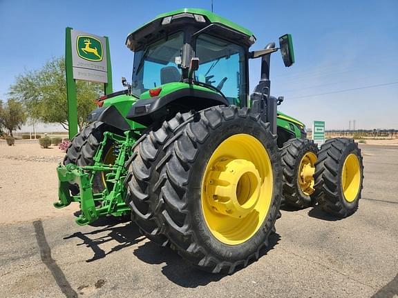 Image of John Deere 8R 230 equipment image 4