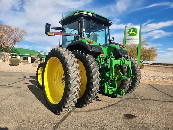 Image of John Deere 8R 230 equipment image 2