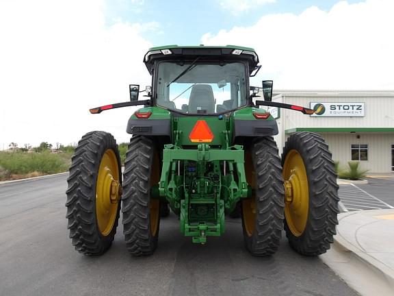 Image of John Deere 8R 230 equipment image 3