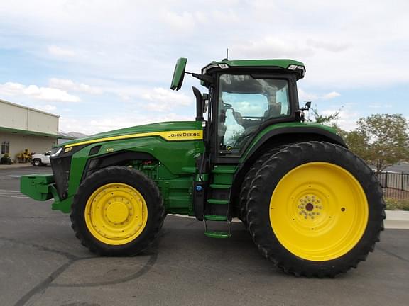 Image of John Deere 8R 230 equipment image 1
