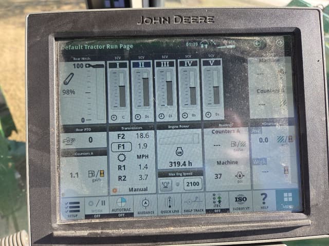 Image of John Deere 8R 230 equipment image 1