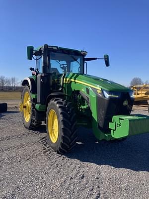 2022 John Deere 8R 250 Image