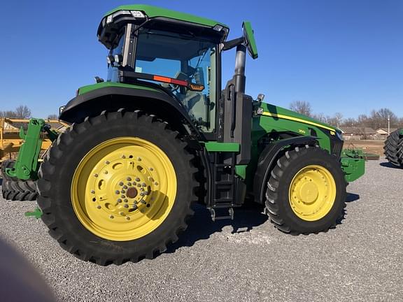 Image of John Deere 8R 250 equipment image 4