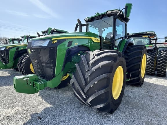 Image of John Deere 8R 250 equipment image 2