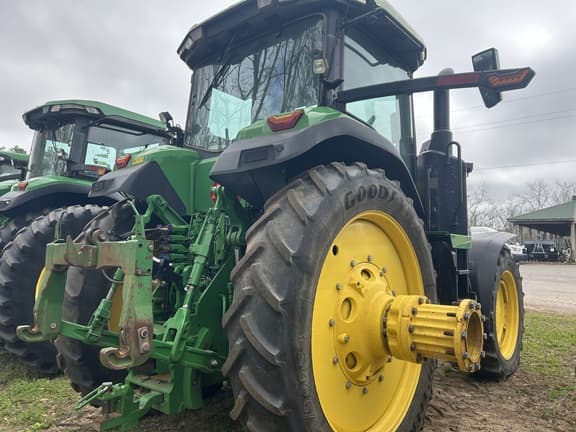 Image of John Deere 8R 250 equipment image 4