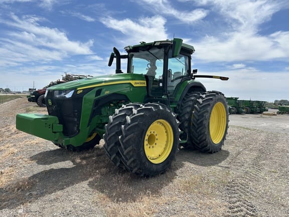 2022 John Deere 8R 250 Equipment Image0