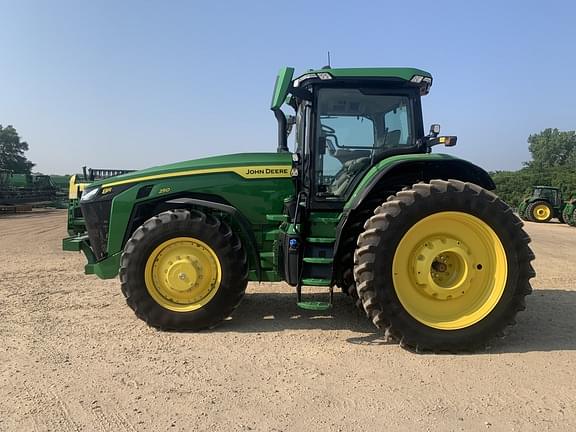 Image of John Deere 8R 250 equipment image 1