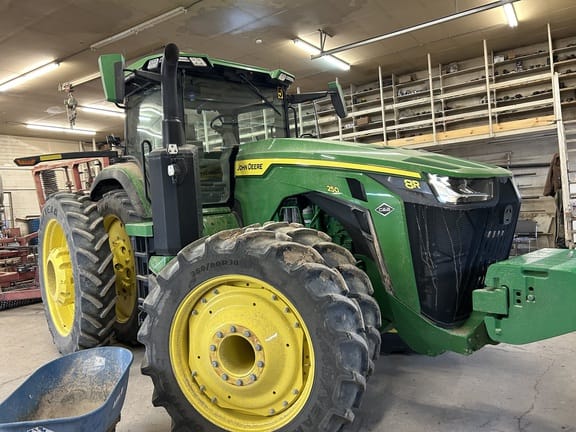 2022 John Deere 8R 250 Equipment Image0
