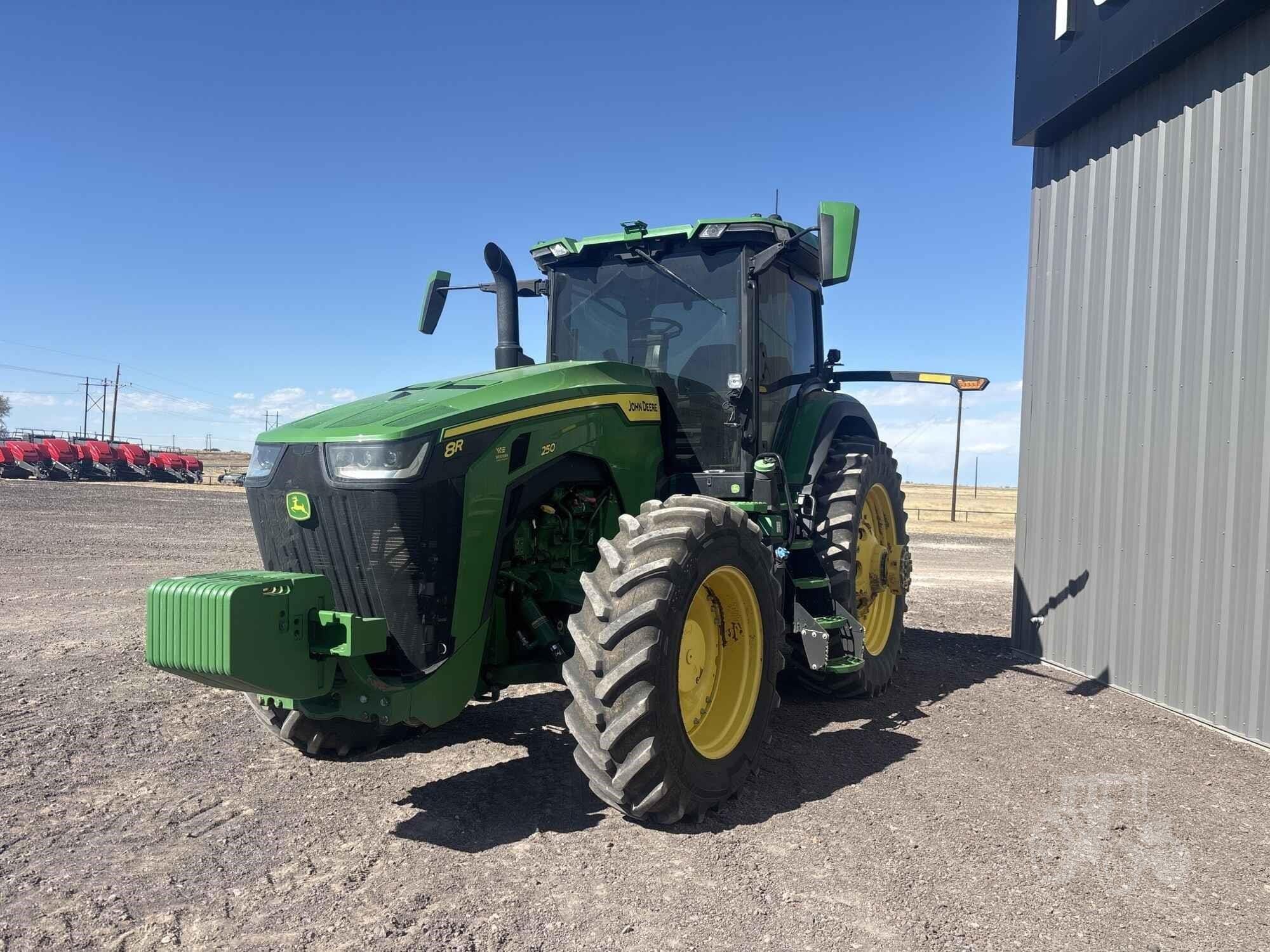 2022 John Deere 8R 250 Equipment Image0