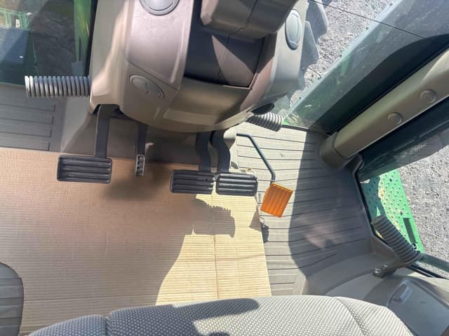 Image of John Deere 8R 250 equipment image 4