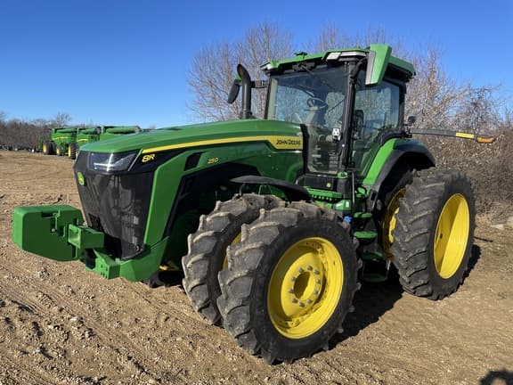 Image of John Deere 8R 250 equipment image 1