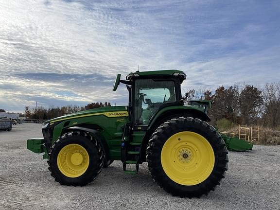 Image of John Deere 8R 250 equipment image 2