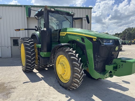 2022 John Deere 8R 250 Equipment Image0