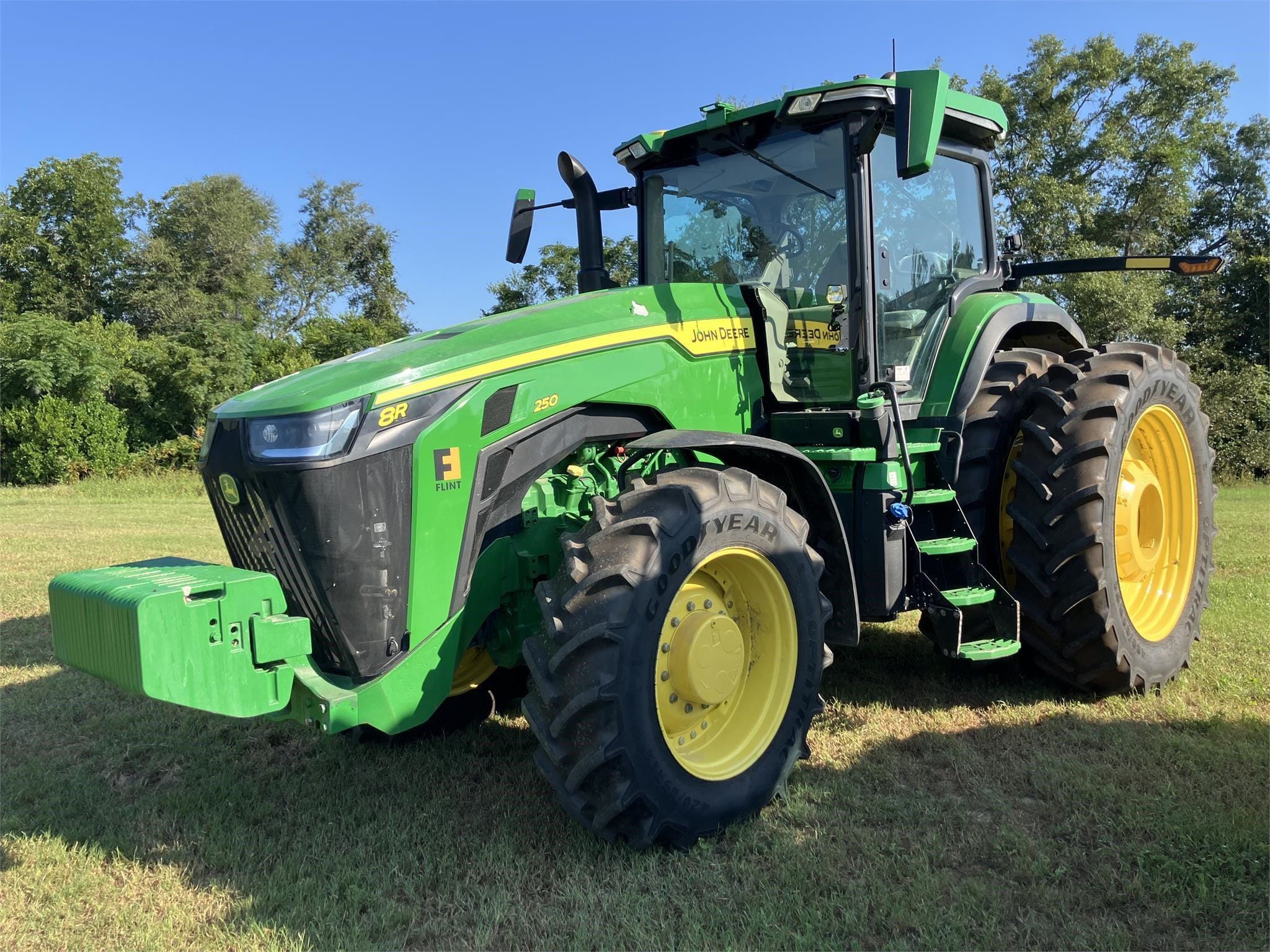 2022 John Deere 8R 250 Equipment Image0