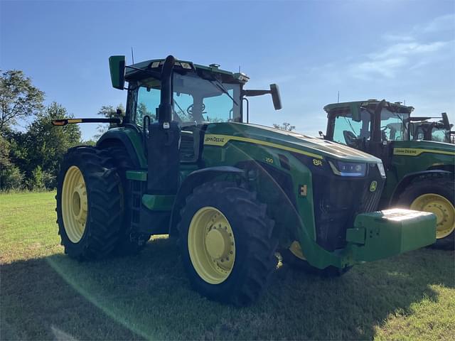 Image of John Deere 8R 250 equipment image 1