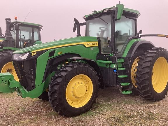 Image of John Deere 8R 250 Primary image