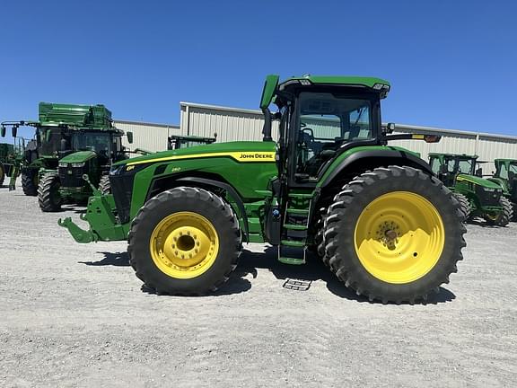 Image of John Deere 8R 250 equipment image 1