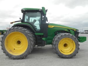 2022 John Deere 8R 250 Image