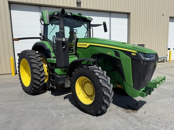 Main image John Deere 8R 250