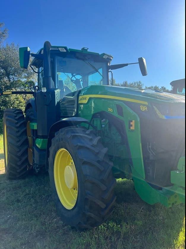 Image of John Deere 8R 250 equipment image 1