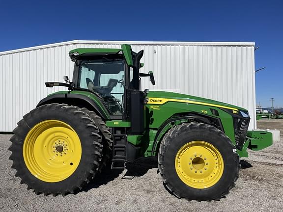 Image of John Deere 8R 250 equipment image 1