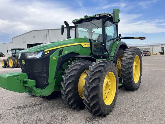 Main image John Deere 8R 250
