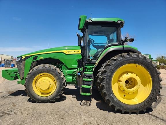Image of John Deere 8R 250 equipment image 1