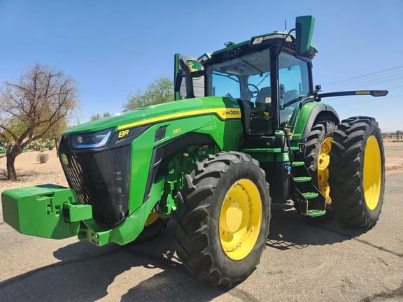 2022 John Deere 8R 250 Equipment Image0