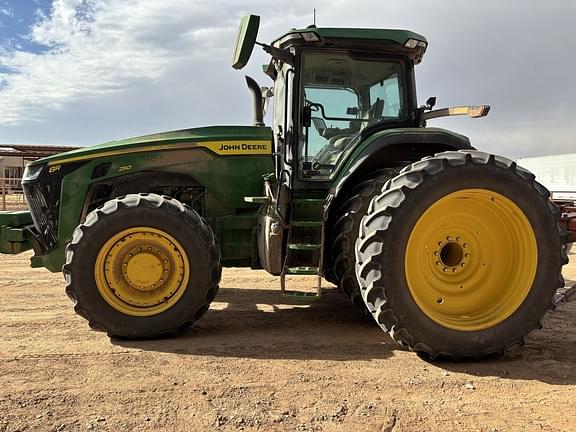 Image of John Deere 8R 250 equipment image 1