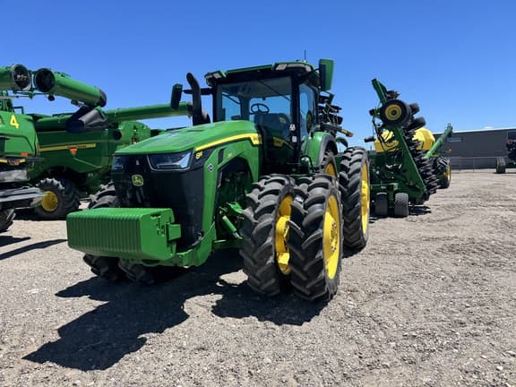 Image of John Deere 8R 250 equipment image 2