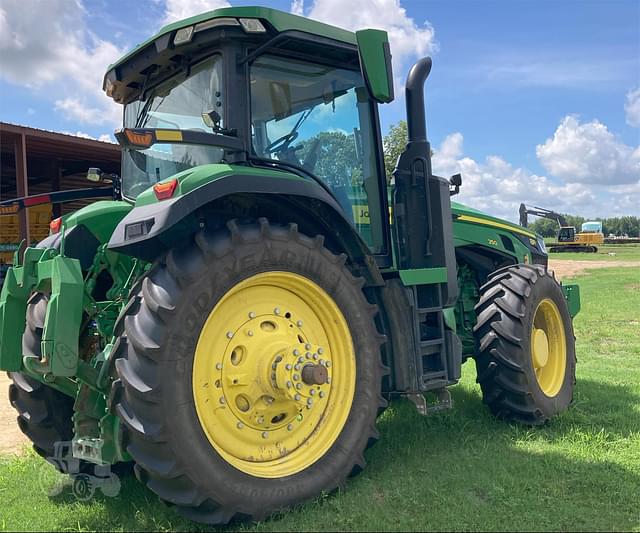 Image of John Deere 8R 250 equipment image 2