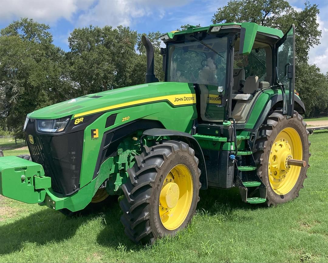 Image of John Deere 8R 250 Primary image