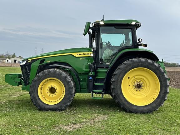 Image of John Deere 8R 250 equipment image 3