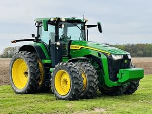 2022 John Deere 8R 250 Image