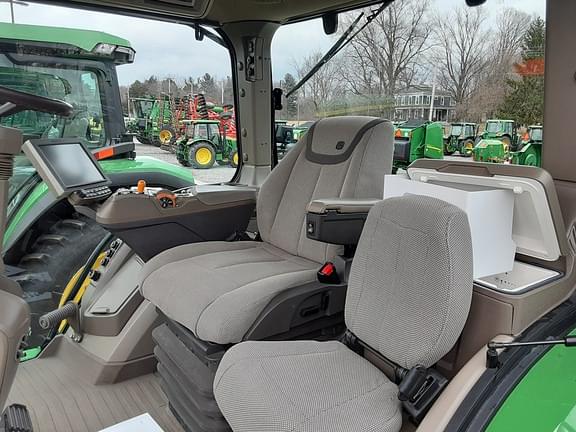 Image of John Deere 8R 250 equipment image 4