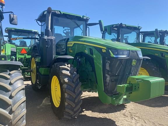 Image of John Deere 8R 250 equipment image 1